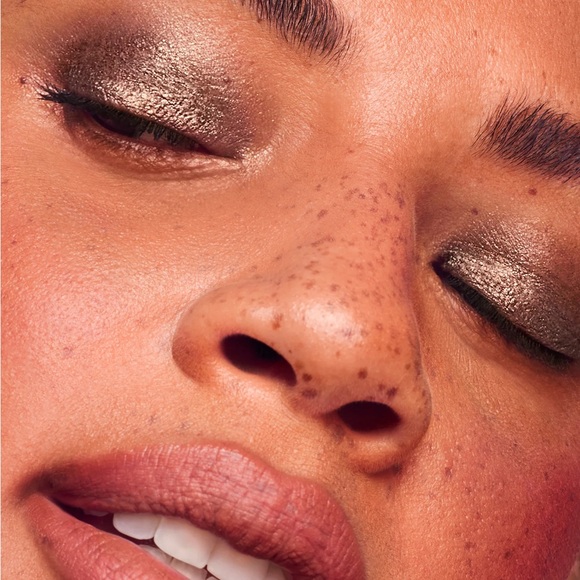 Rare Beauty Selena’s Essential Eye Duo - Picture 6 of 9